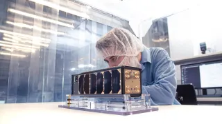 Connectivity solutions lab worker